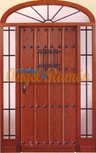 porton-mediopunto-rustico-calle-exterior-clavos-rejas.laterales-montante-pino melix-iroko-oferta-baratas-stock-barnizadas-clavos