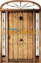 porton-mediopunto-rustico-calle-exterior-clavos-rejas.laterales-montante-pino melix-iroko-oferta-baratas-stock-barnizadas-clavos