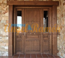 porton-madera-rustico-2fijos.rejas-clavos-forja-pino-iroko-oferta-barata-artesanal-porton-entrada